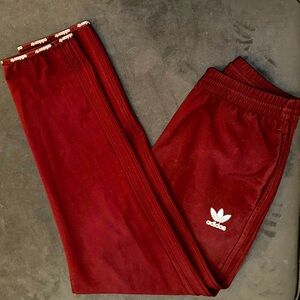 Vintage adidas sweatpants - super thick, cozy and in perfect condition